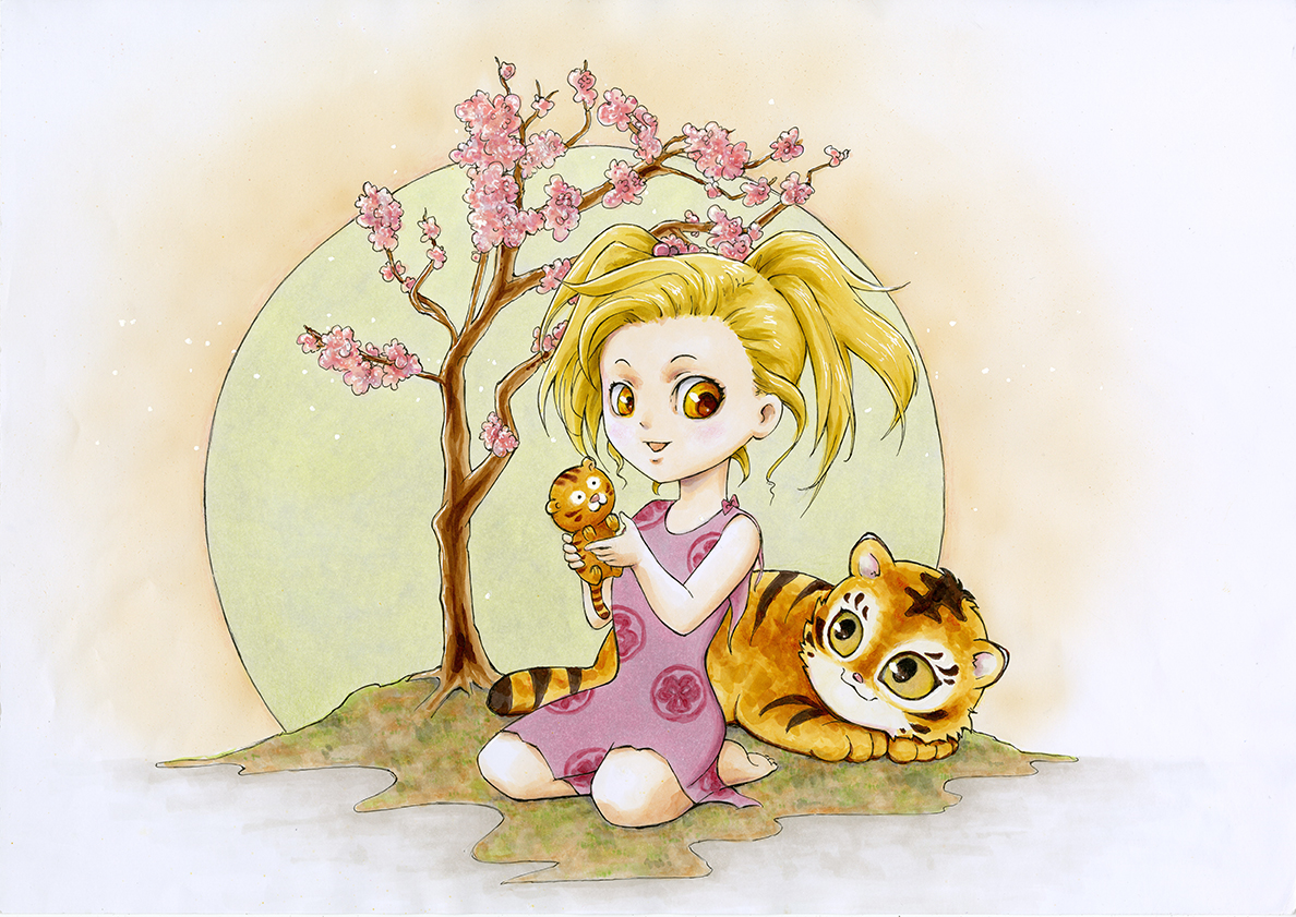 Au premier plan une petite fille blonde en robe rose joue avec une peluche de chat. Couché juste derrière elle, un petit tigre. Ils sont tous deux sous un cerisier en fleur. L'illustration est réalisée au feutres ç alcool réhaussé de crayon de couleur.